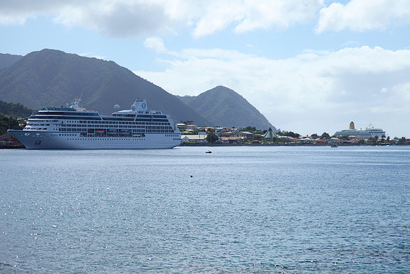 Cruise ship at Roseau